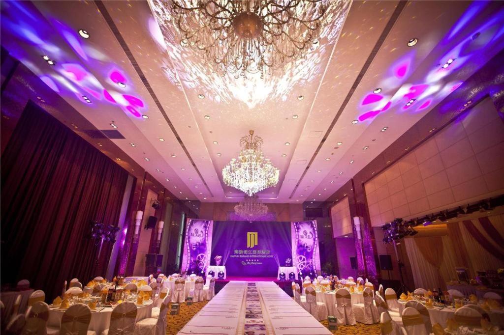 Shenyang Haiyun Jinjiang International Hotel Екстериор снимка